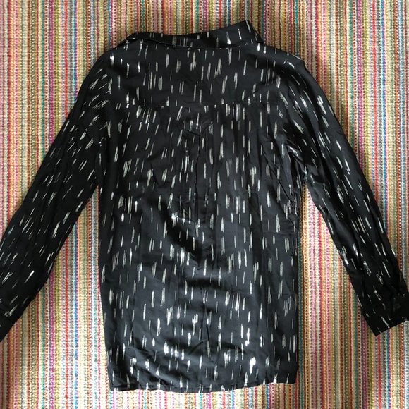 Black and Silver Flowy Blouse - Picture 5 of 5